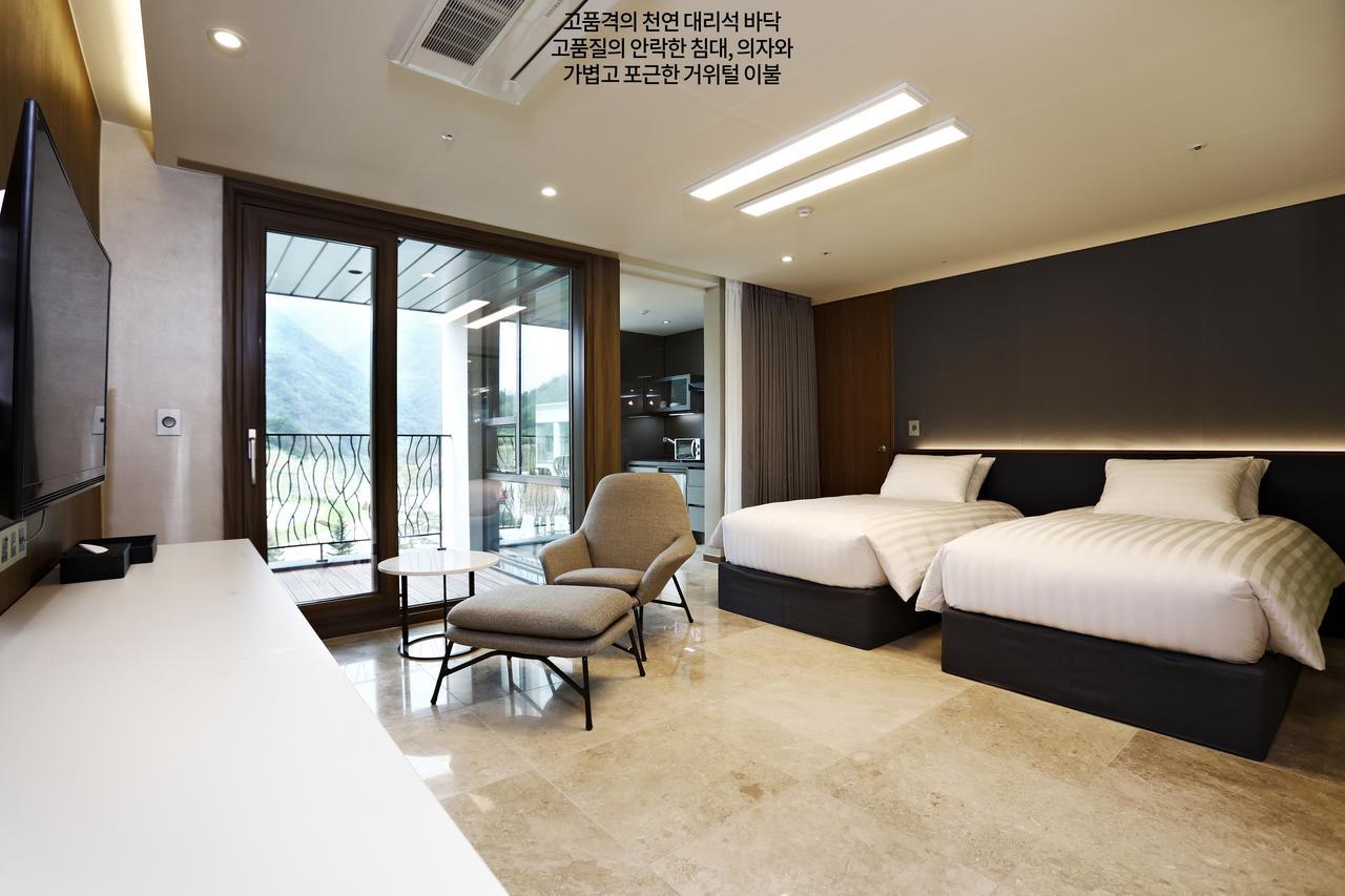 Pine Forest Jeongseon Alpine Resort Exterior foto