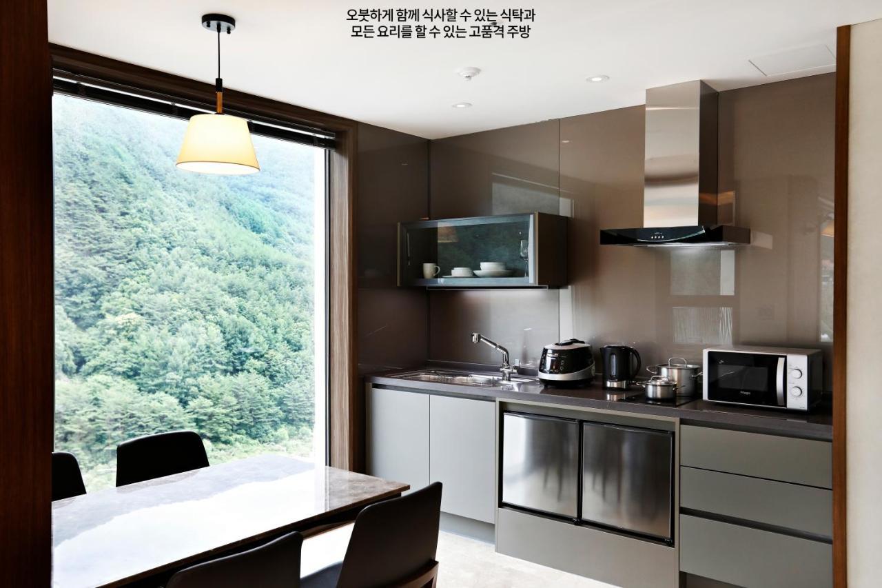 Pine Forest Jeongseon Alpine Resort Exterior foto